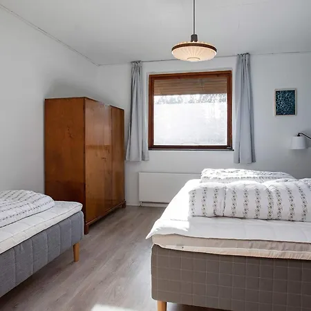 14 Person In Sjaellands Odde *