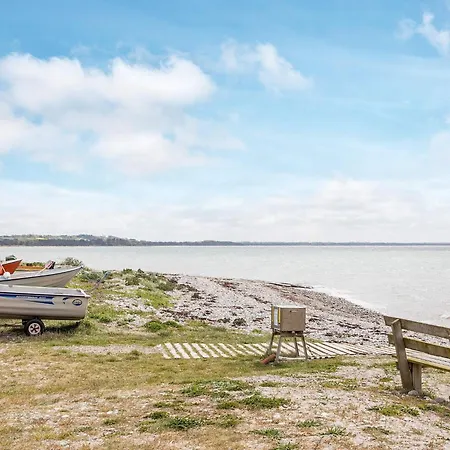 14 Person In Sjaellands Odde Tjørneholm